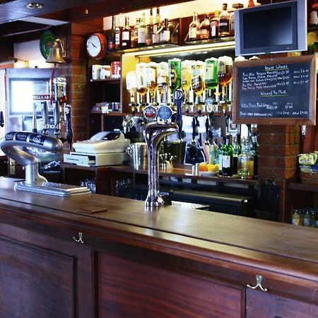 Lion And Fiddle Hotel Trowbridge Exterior foto